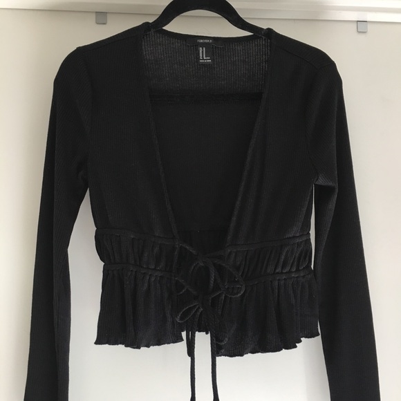 Black short sweater, ties in front. Size M - Picture 2 of 3